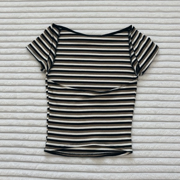 Open back Urban Outfitters T-shirt- Small - Picture 2 of 3